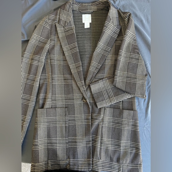 18. H&M Plaid Pattern Lapel Blazer/Coat - Picture 6 of 8